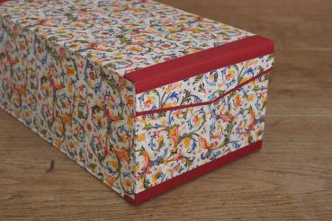 Praktische Fotobox mit Florentinerpapier und Leinenkanten